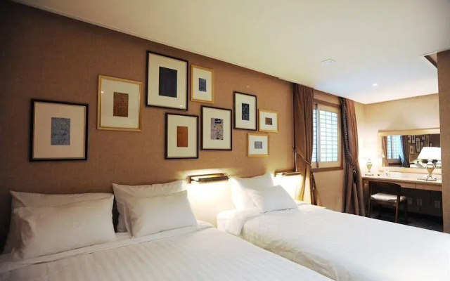 Golden Beach Hotel