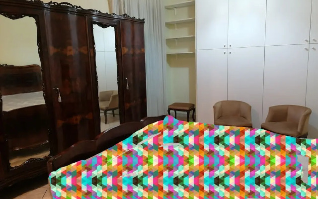 Rent Rooms in Nola na