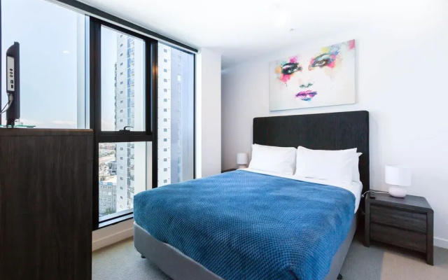 Tori, 1BDR Southbank Apartment