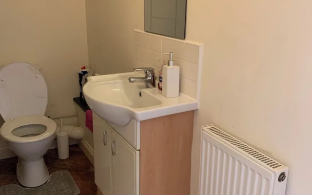 Coventry Charm - Spacious 3 Bedroom House