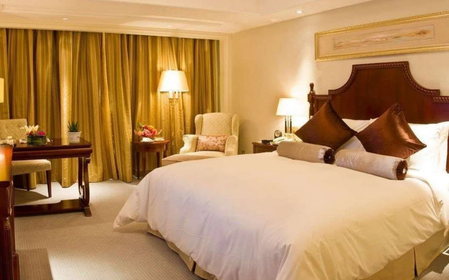 Days Hotel & Suites Fudu