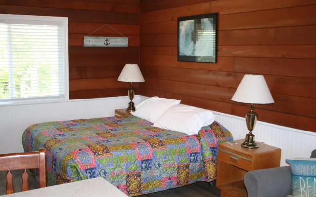 The Lowtide Motel