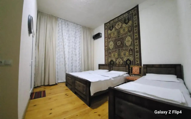 Iveri House