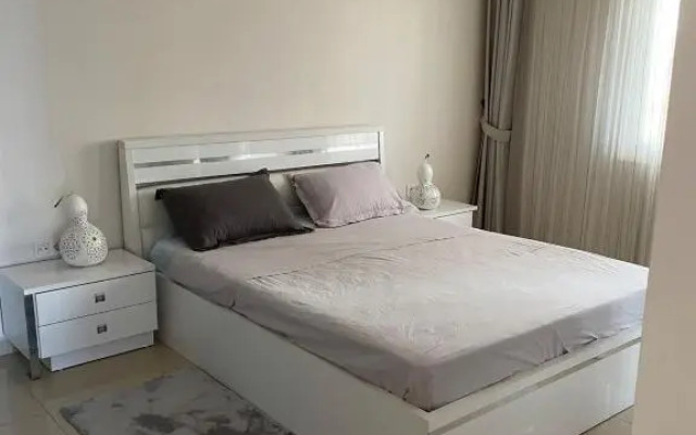 4 N Suite 2