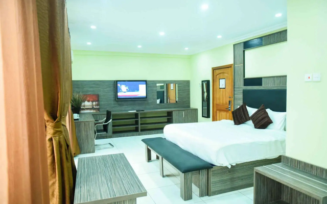 Best Western Plus Mydas Hotel