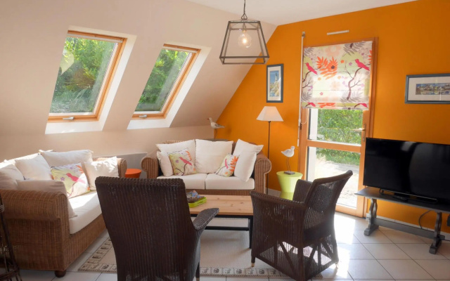 Holiday Home in Plouneour Near Sandy Beach