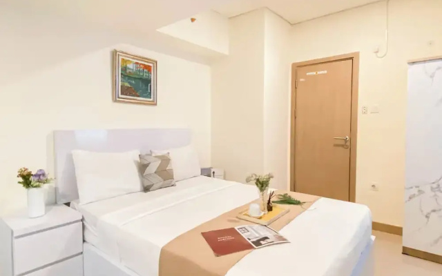 Relaxing Studio Room At Meikarta Apartment