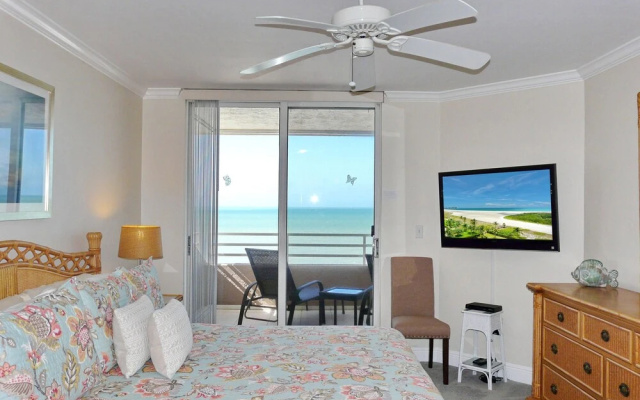 Beachfront Condo With Huge Views/pools/tennis/grills