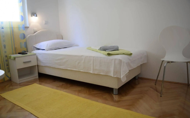 Jele Rooms