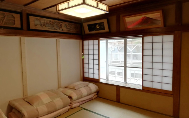 Izu Hokkawa Seaside Guesthouse 伊豆北川の家