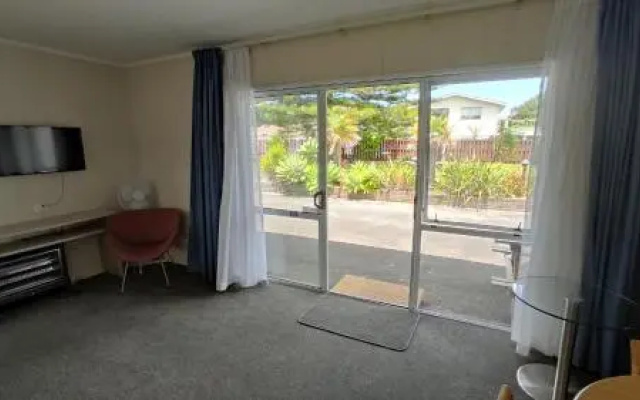 Beaches Motel
