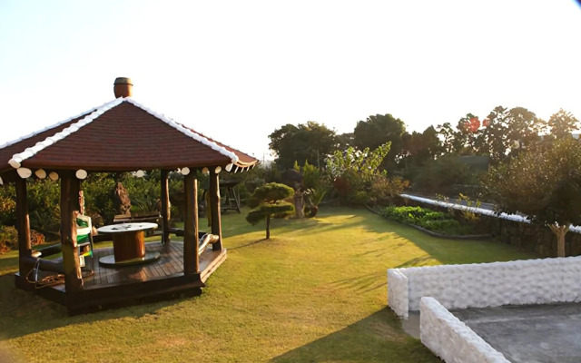 Seogwipo White Castle Pension