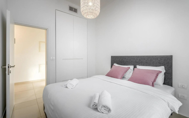 Modern & Bright 3 BDR close to the beach