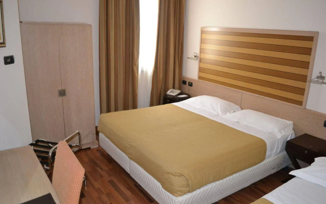 Hotel Tricolore