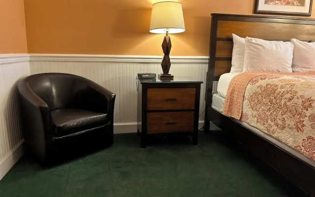 County Clare Irish Hotel & Pub