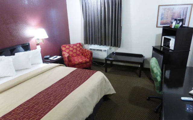 Red Roof Inn & Suites Piqua - I-75