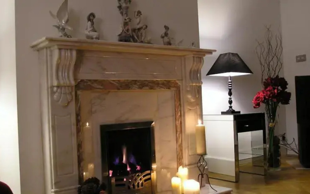 42 Caldy Road