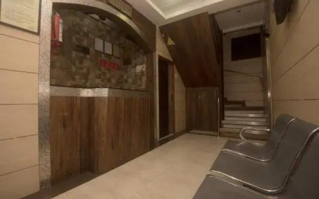 OYO 22625 Hotel Kuber
