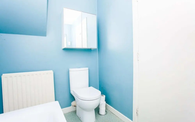 Charming Peaceful 2 Bed with Parking and Garden