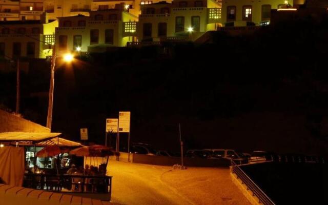 Отель Apartamentos Os Descobrimentos вид на фасад