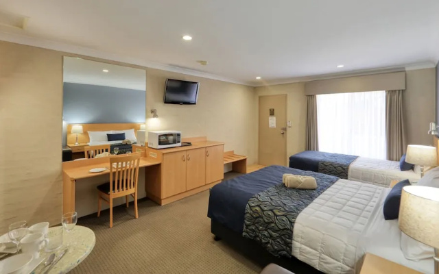 Edward Parry Motel