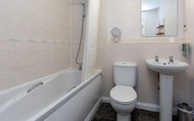 Higher Living - Professional Southampton Apartment