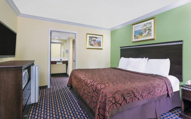 Howard Johnson Express Inn Gainesville FL