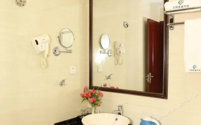 Yichang Three Gorges Renjia Hotel