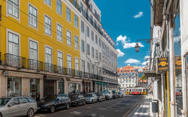 LV Premier Baixa FI Central Balcony Space AC