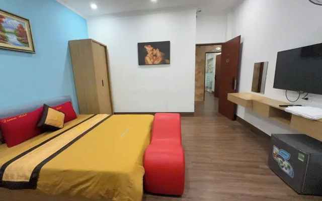 Dream Hotel