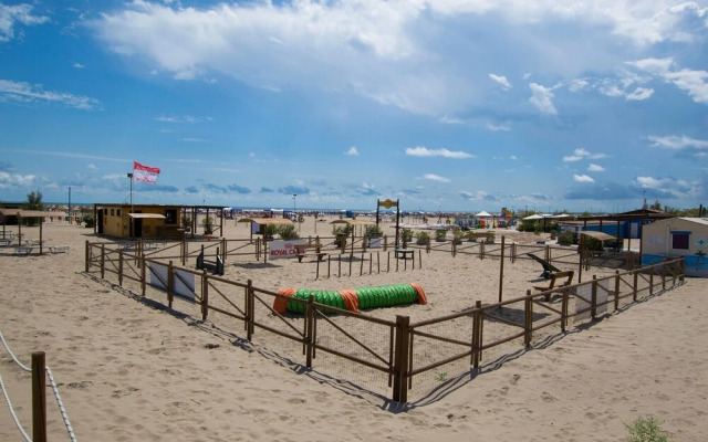 Awesome Apartment in Rosolina Mare With 1 Bedrooms