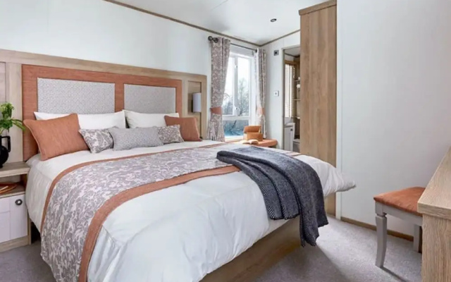 2-bed Lodge Sleeps 4 - Pet Welcome - Fireplace