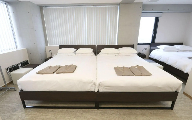 Lightning Hotel