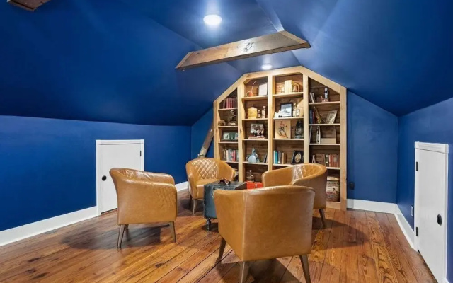 Old Clarksville House - Secret Bar
