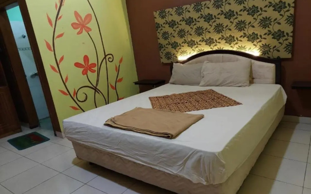 Hotel O Solo near RS JIH Solo formerly Azifa Inn