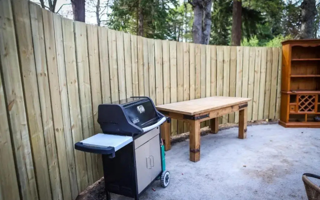 GlamNess Luxury Shipping Containers: Adults Only