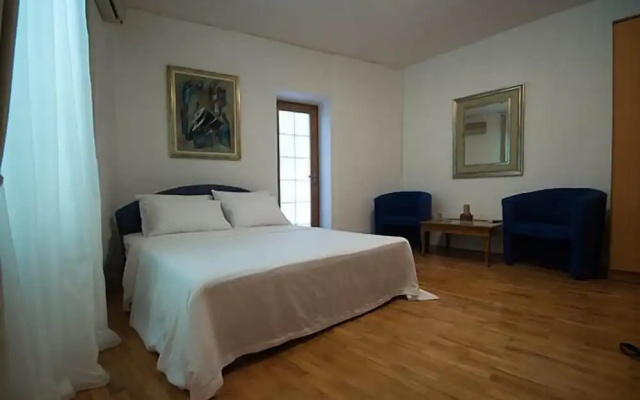 Nautica Apartments