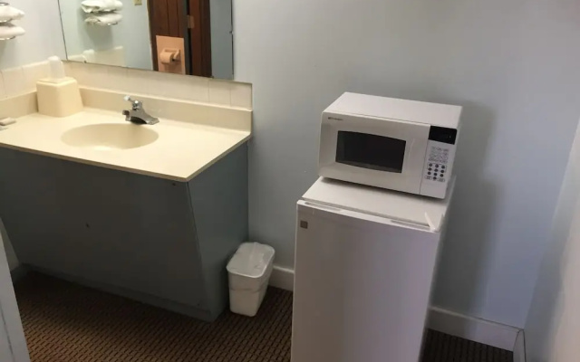 Adair Budget Inn