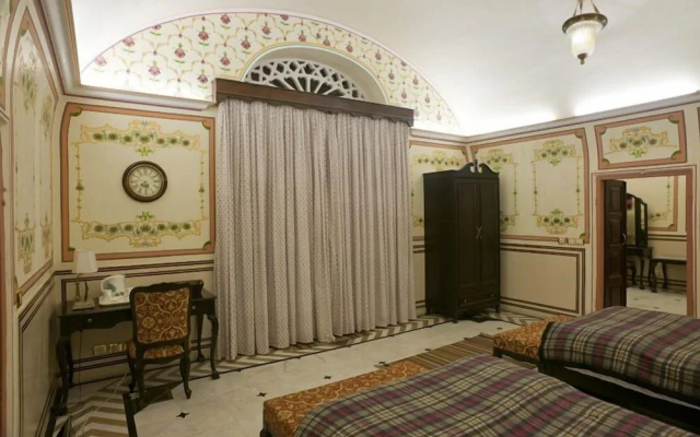Castle Kanota Hotel