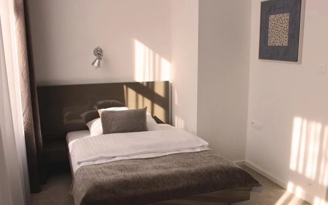 Hotel Lev