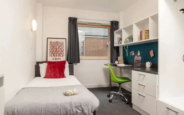 For Students Only Fitzroy Court in Luton