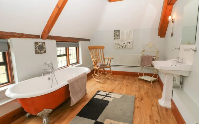 Tallet Barn
