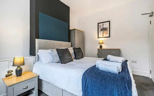 Modern Affordable Home - Contractors Leisure