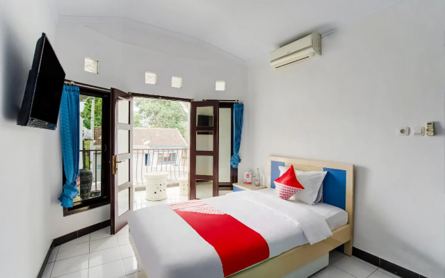 OYO 3467 White Residence