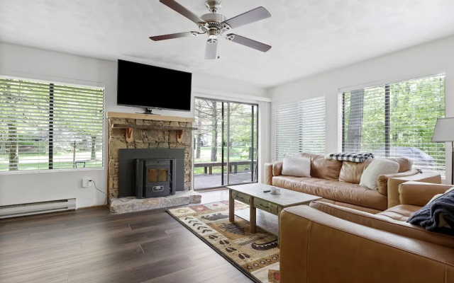 Charming Getaway 4BR 3Bath Hot Tub