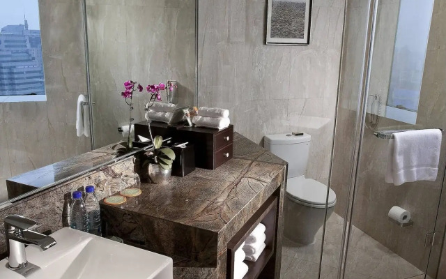 Shanghai Qilu Hotel