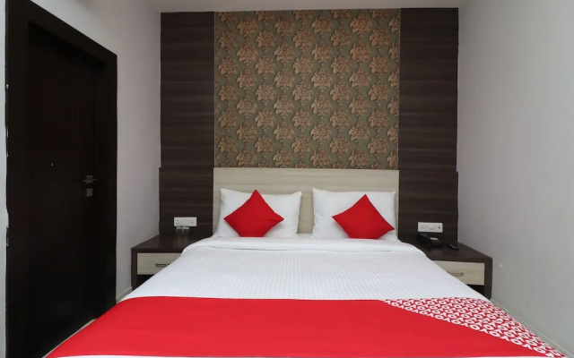 OYO 7044 Hotel Megha