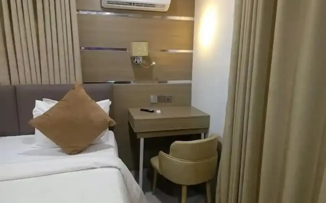 Haris Hotel