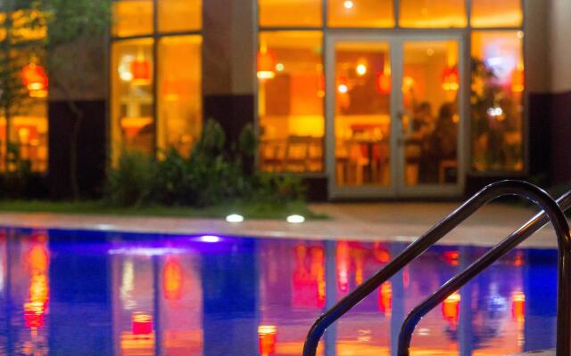 Отель Ibis Lagos Airport Нигерия, Лагос - отзывы, цены и фото номеров - забронировать отель Ibis Lagos Airport онлайн вид на фасад