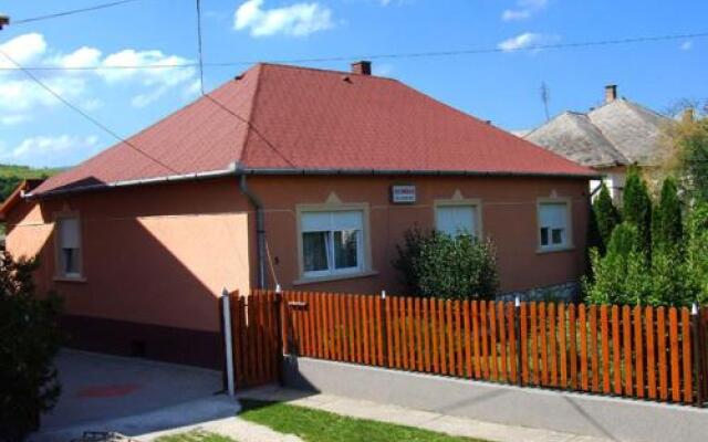 Отель Sike Vendégház Венгрия, Силвашварад - отзывы, цены и фото номеров - забронировать отель Sike Vendégház онлайн вид на фасад